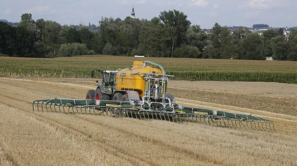 Lubrication System Solution for Manure Spreader