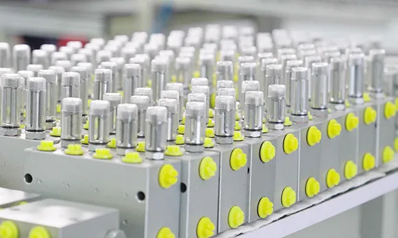What Are The Key Features To Consider When Selecting A Grease Distributor Valve?